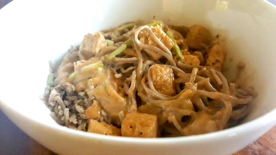 soba noodles in peanut sauce